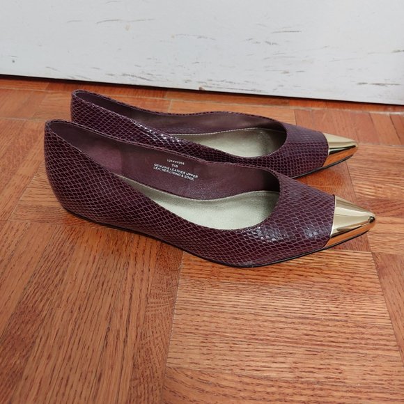 Beautiful Town Shoes leather flats size 7.5 new in box - Picture 3 of 7